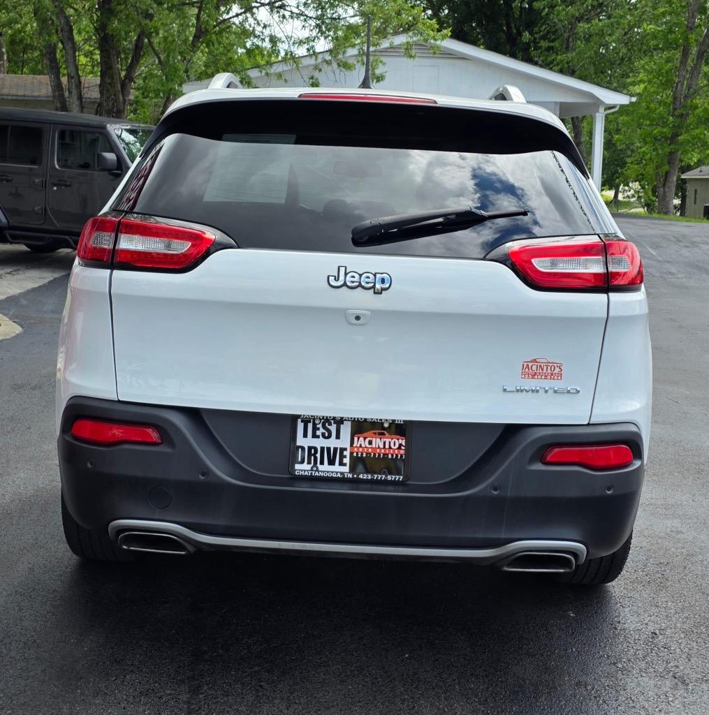 2015 Jeep Cherokee - $10,995