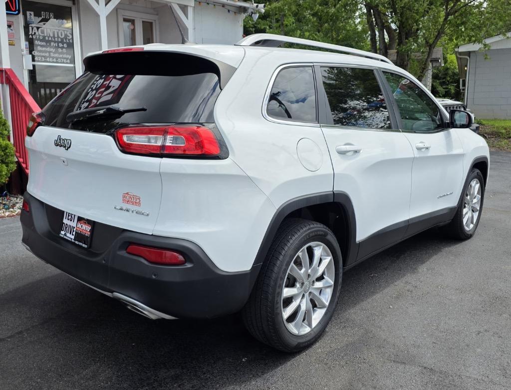 2015 Jeep Cherokee - $10,995