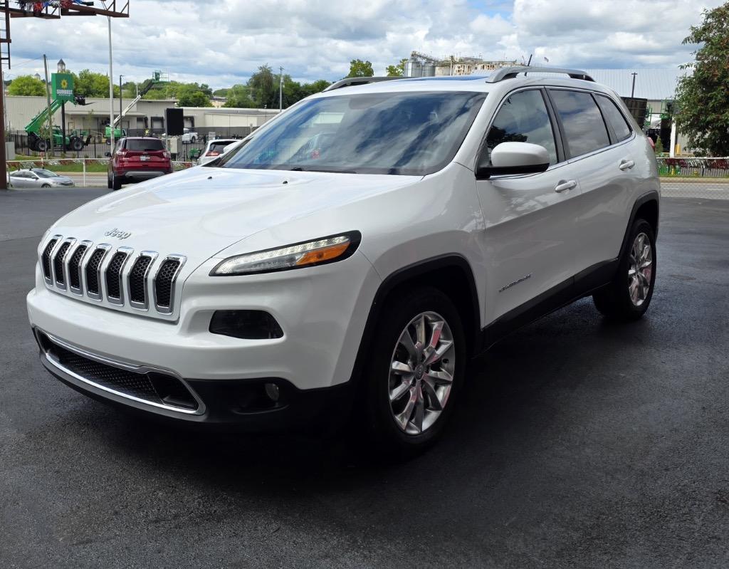 2015 Jeep Cherokee - $10,995