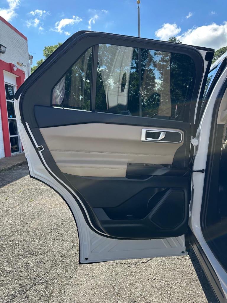 2020 Ford Explorer - $15,995