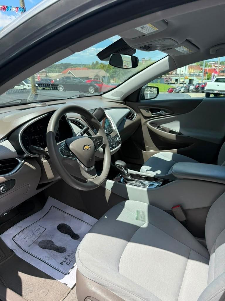 2023 Chevrolet Malibu - $17,995