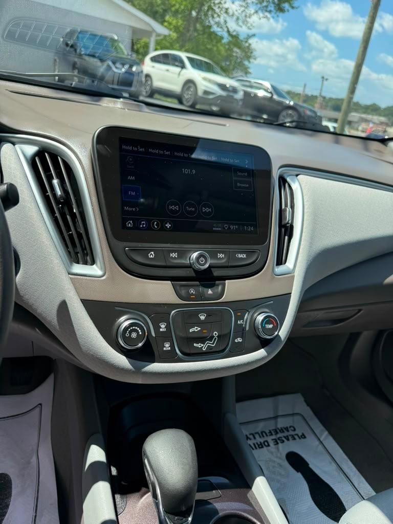 2023 Chevrolet Malibu - $17,995