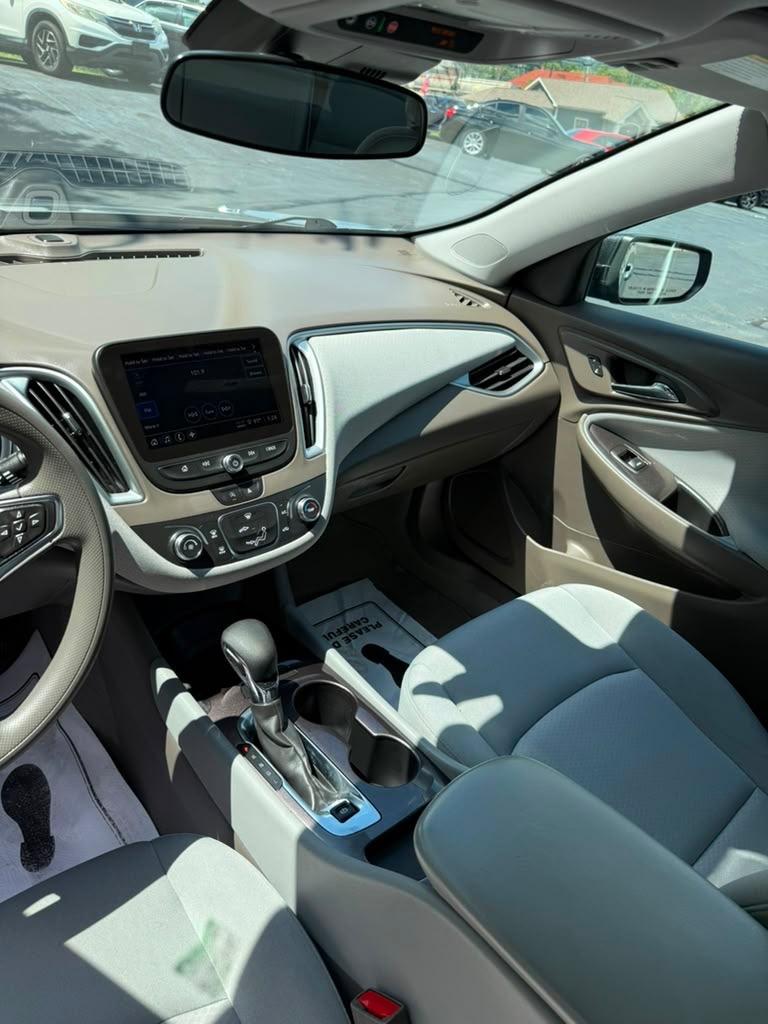 2023 Chevrolet Malibu - $17,995