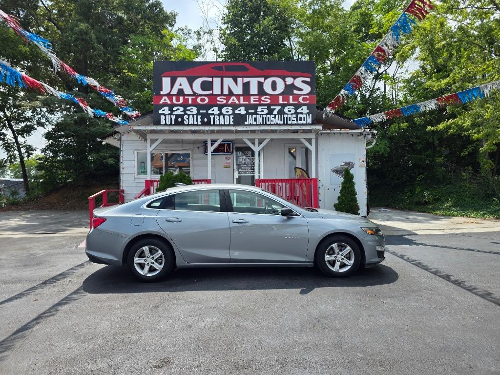 2023 Chevrolet Malibu - $17,995