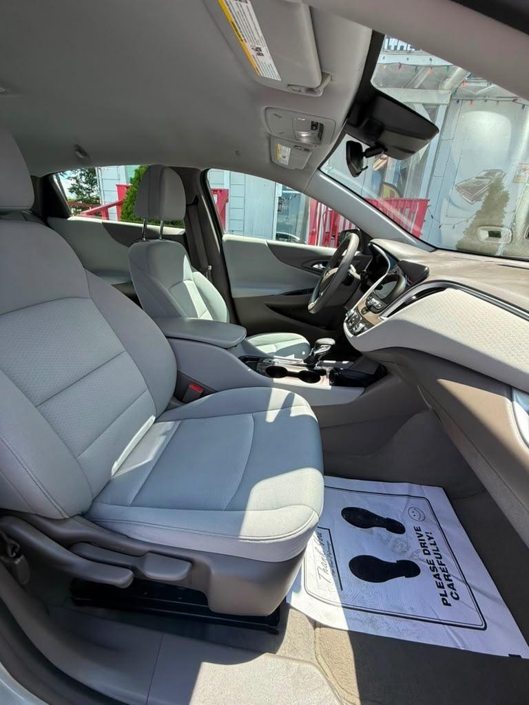 2023 Chevrolet Malibu - $17,995