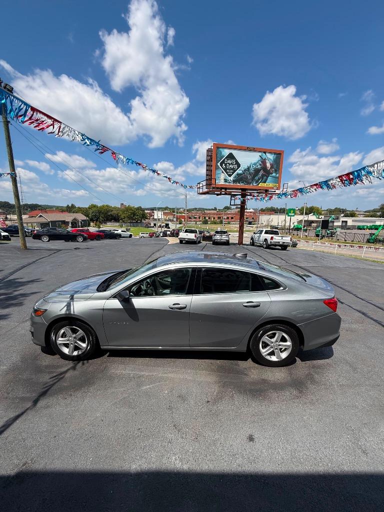 2023 Chevrolet Malibu - $17,995