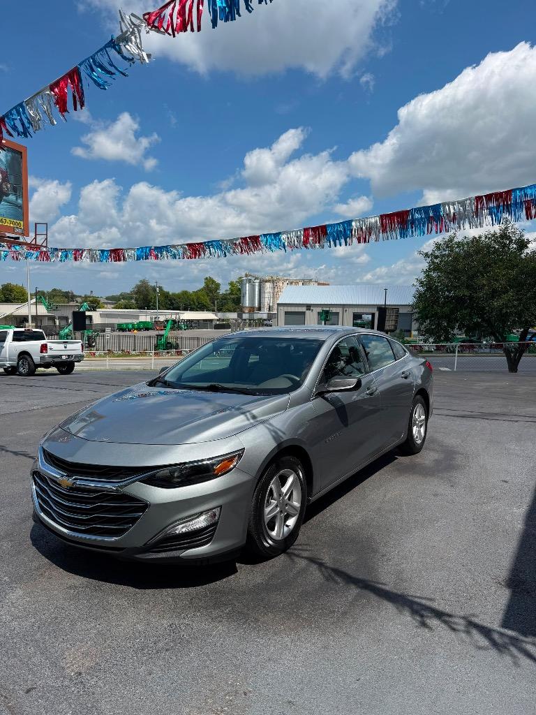 2023 Chevrolet Malibu - $17,995