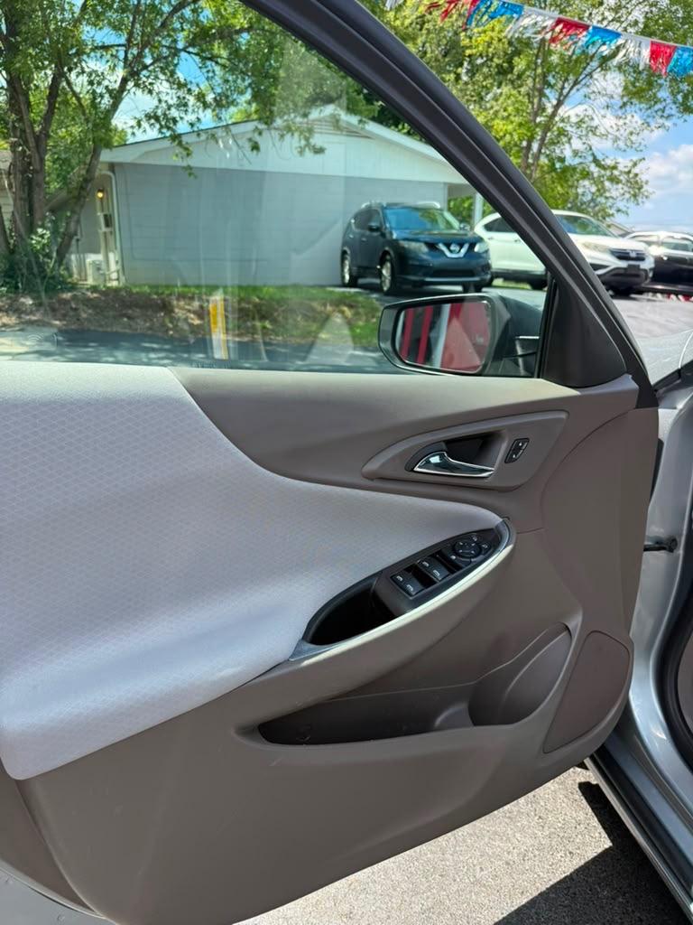 2023 Chevrolet Malibu - $17,995