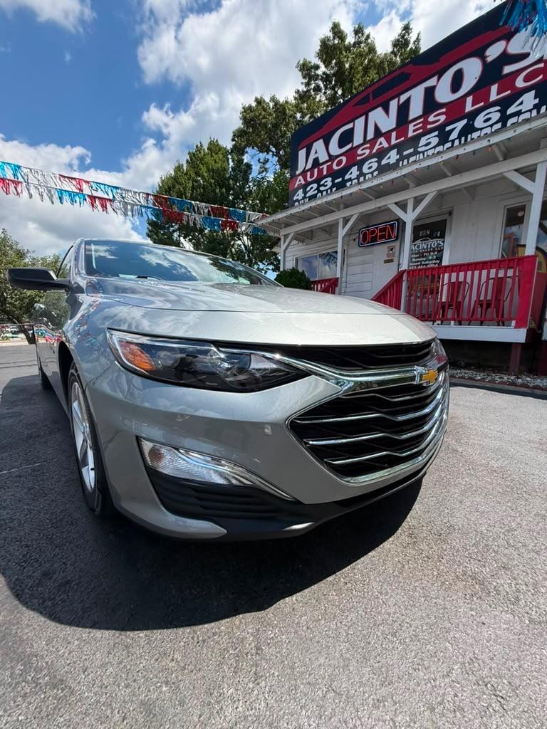 2023 Chevrolet Malibu - $17,995