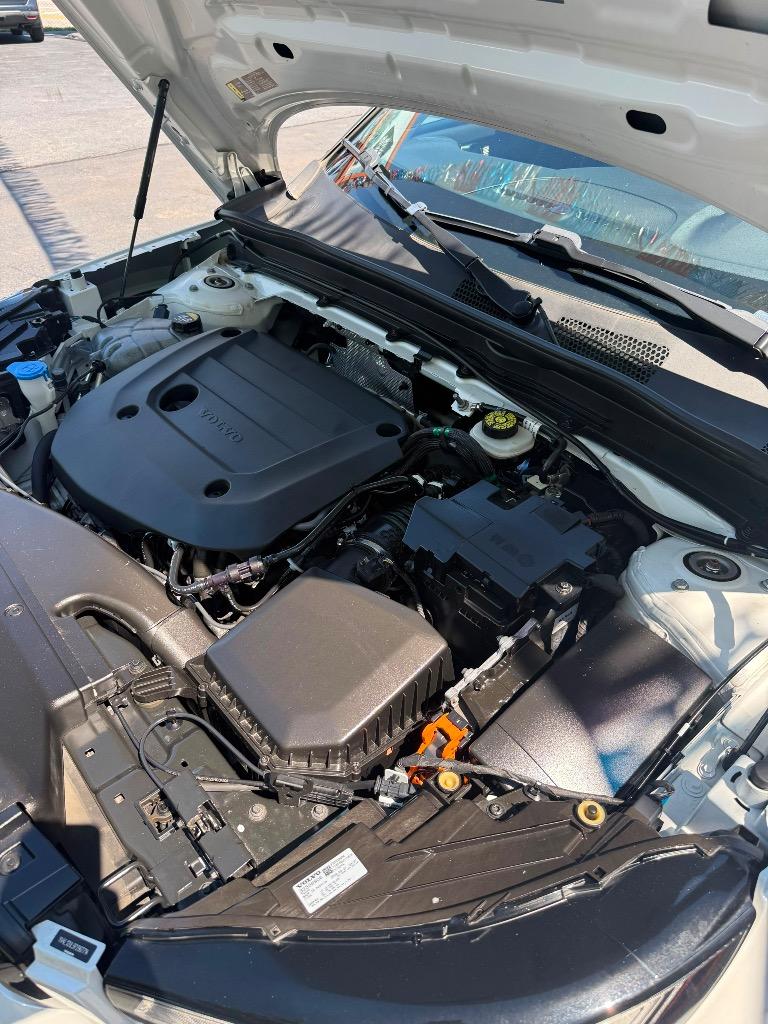 2023 Volvo XC40 - $22,995