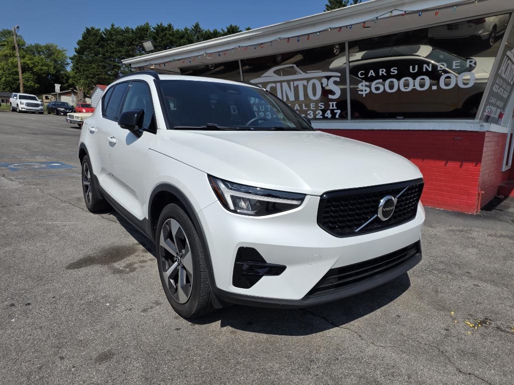 2023 Volvo XC40 - $22,995