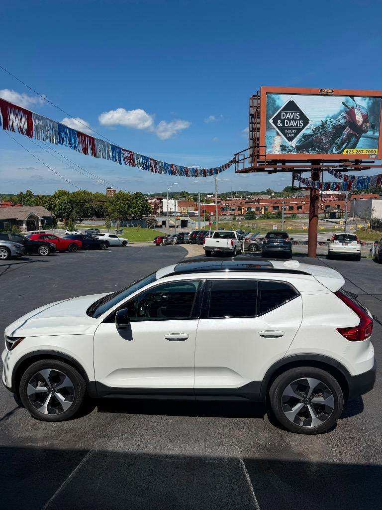 2023 Volvo XC40 - $22,995