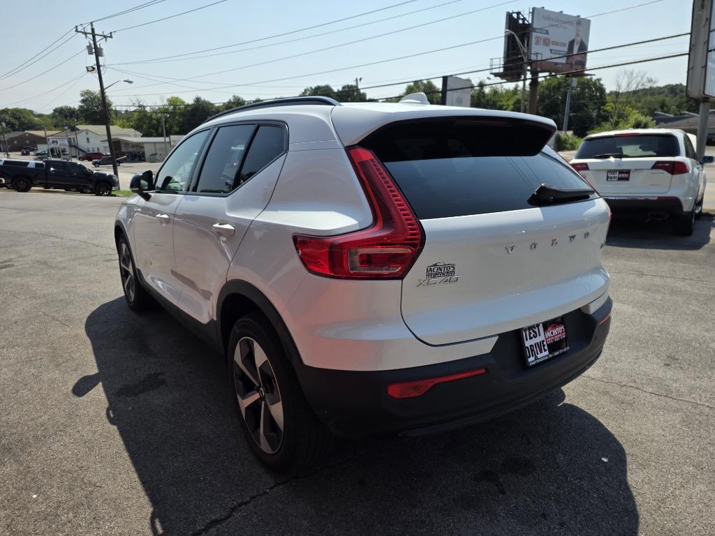 2023 Volvo XC40 - $22,995