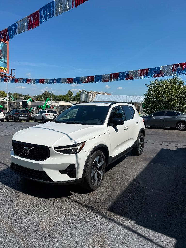 2023 Volvo XC40 - $22,995