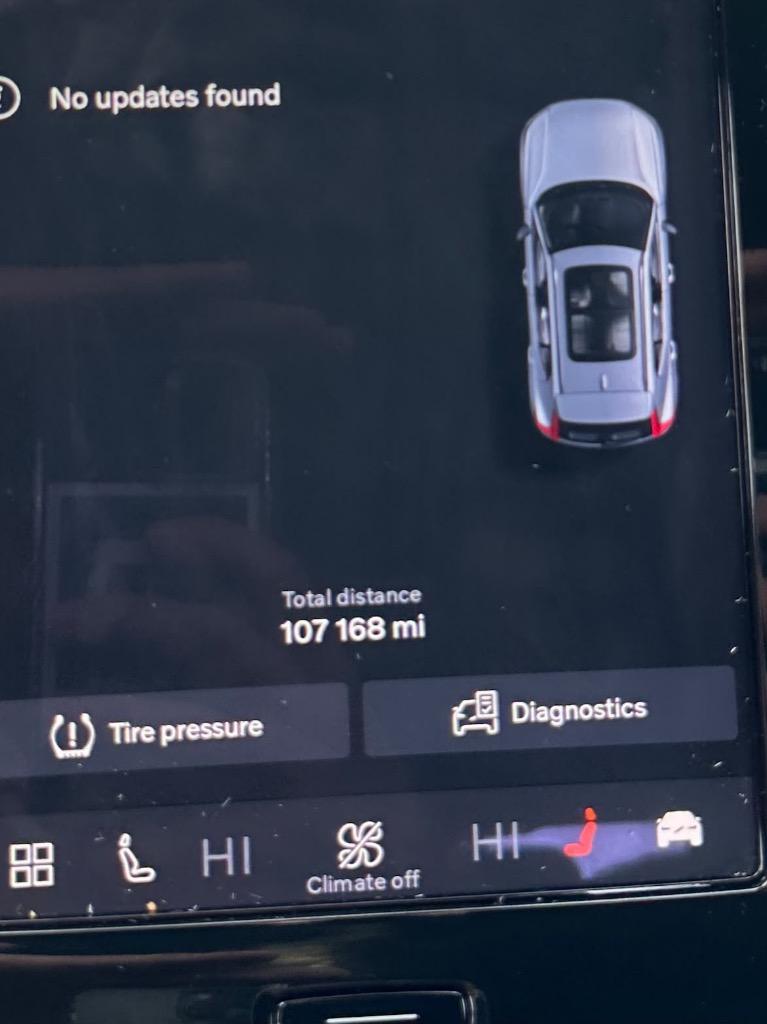 2023 Volvo XC40 - $21,995