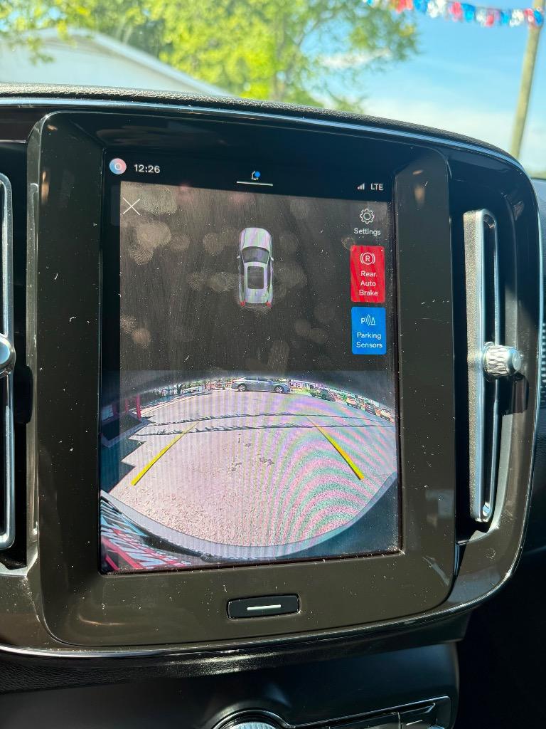 2023 Volvo XC40 - $22,995