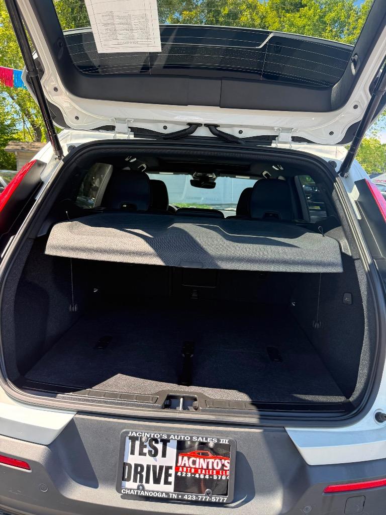 2023 Volvo XC40 - $22,995