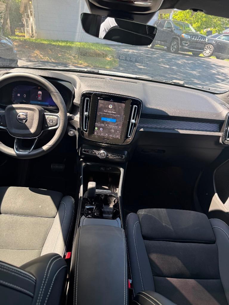 2023 Volvo XC40 - $22,995