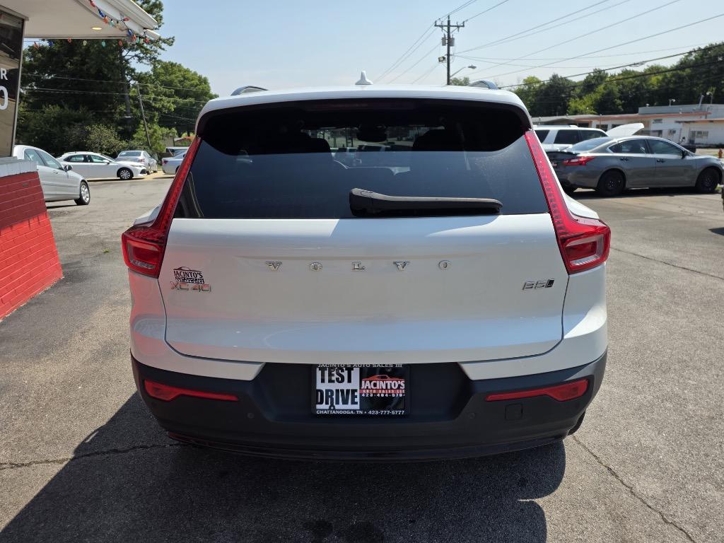 2023 Volvo XC40 - $22,995