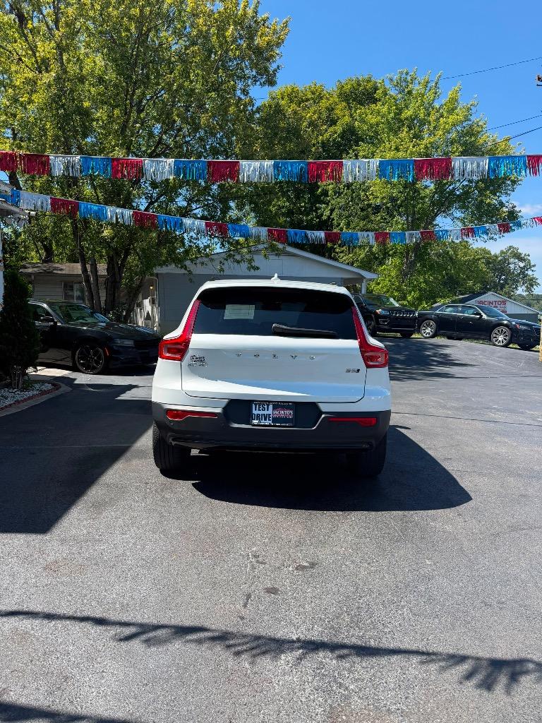 2023 Volvo XC40 - $22,995