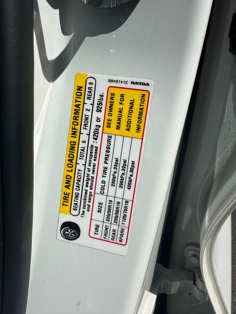 2023 Volvo XC40 - $22,995