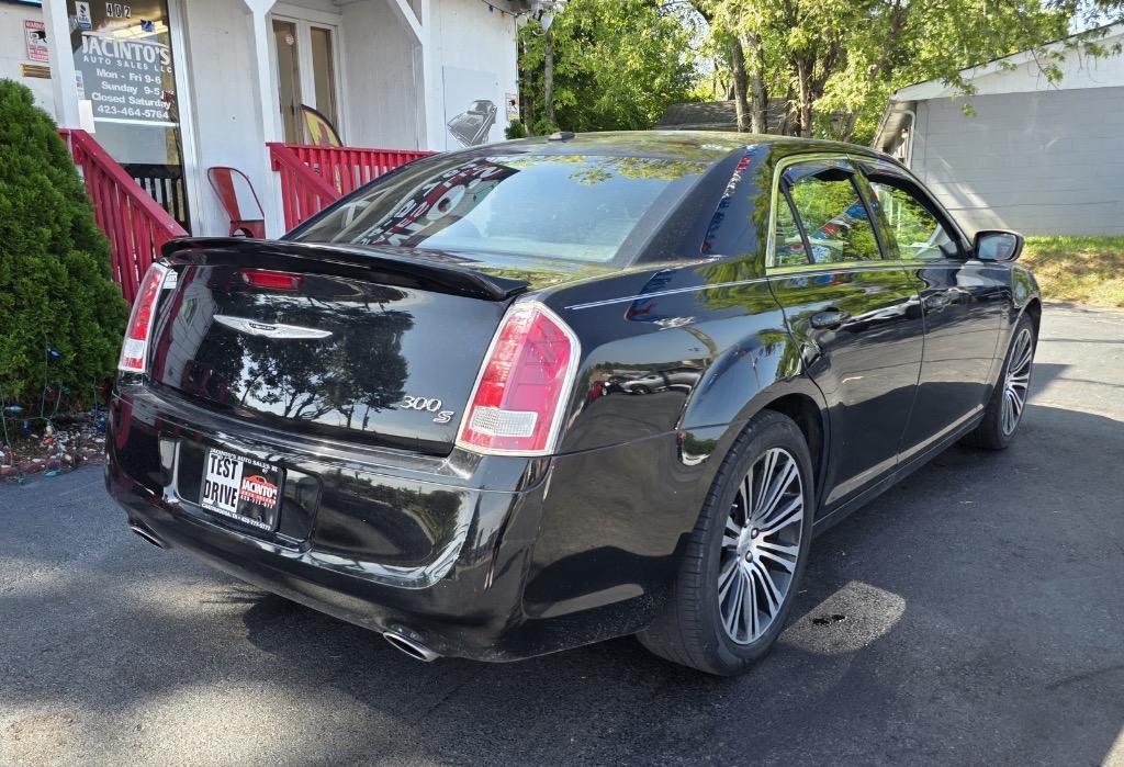 2013 Chrysler 300 - $11,995