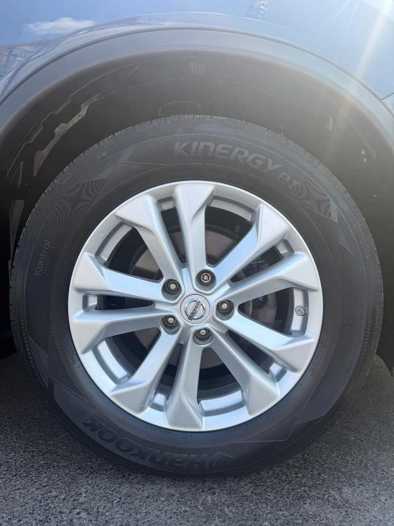 2015 Nissan Rogue - $13,995