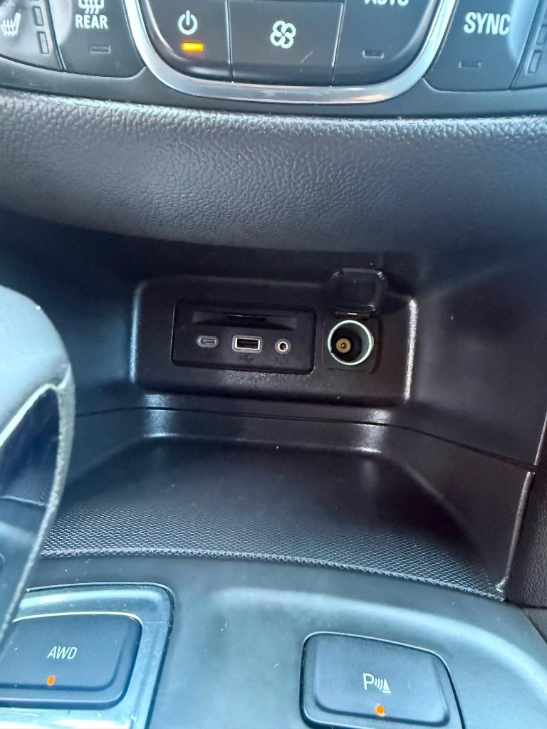 2023 Chevrolet Equinox - $15,995