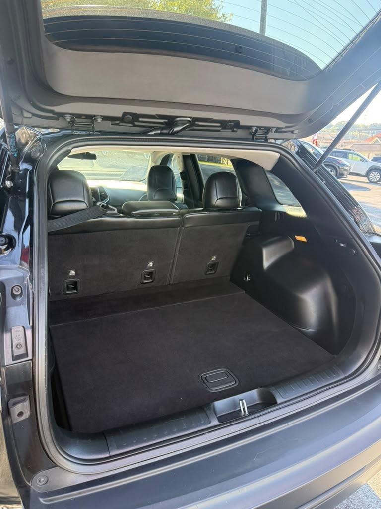 2019 Jeep Cherokee - $15,995