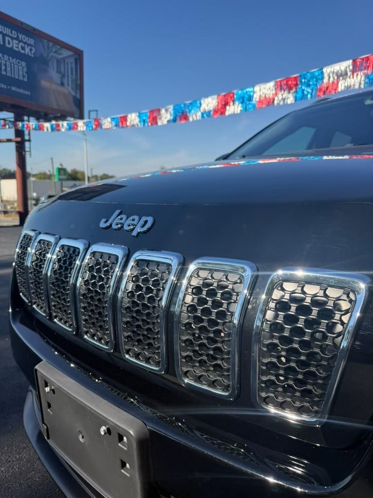 2019 Jeep Cherokee - $15,995