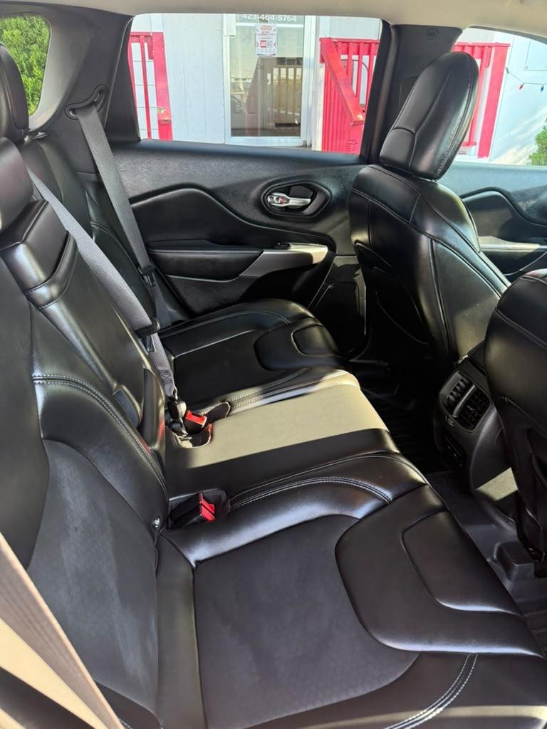 2019 Jeep Cherokee - $15,995