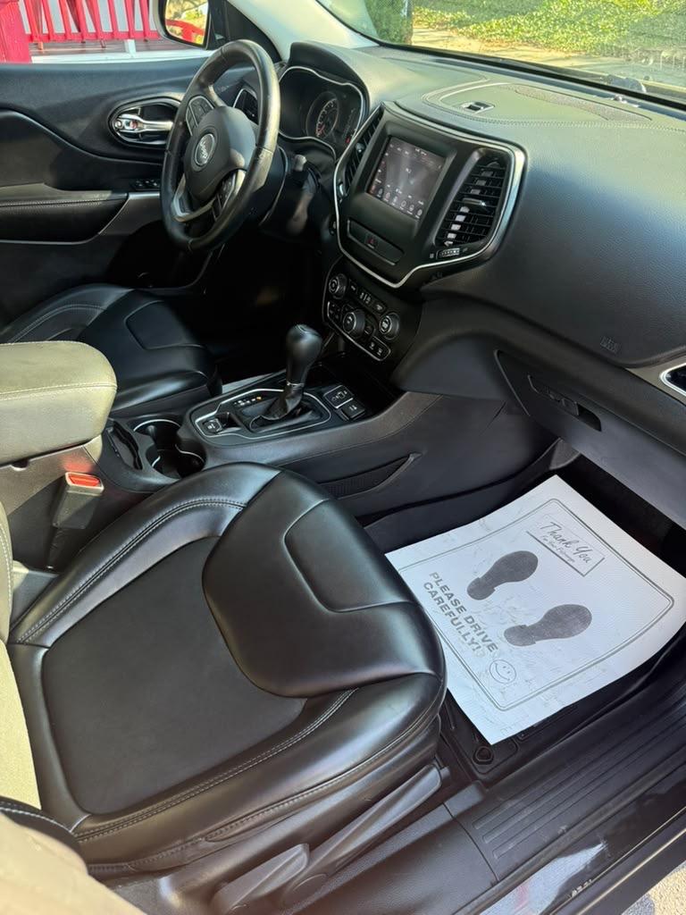 2019 Jeep Cherokee - $15,995