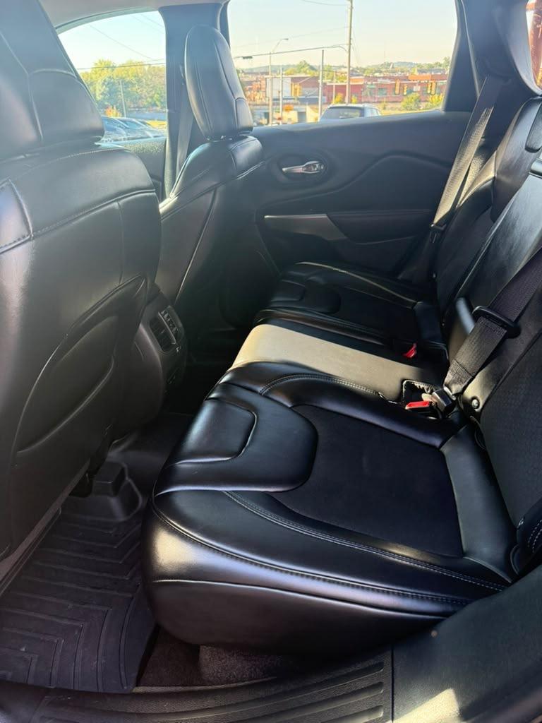 2019 Jeep Cherokee - $15,995