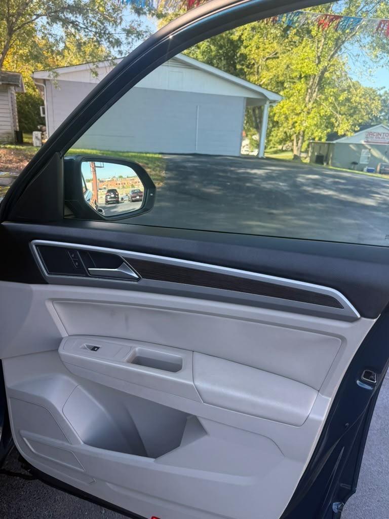 2018 Volkswagen Atlas - $15,995