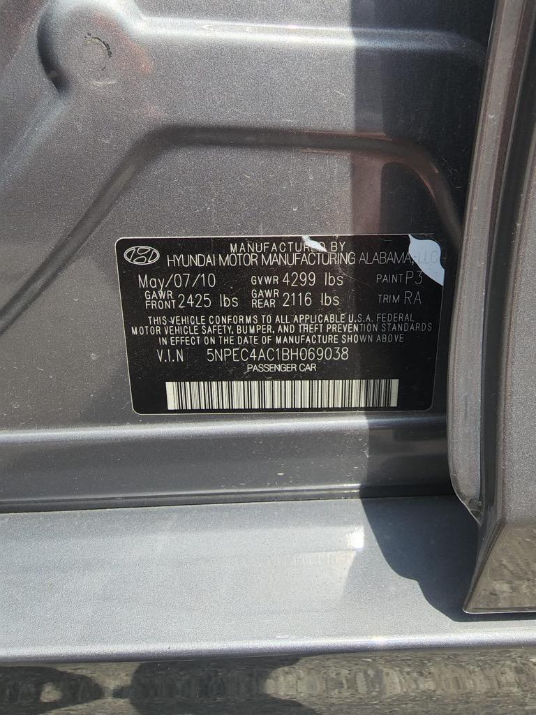 2011 HYUNDAI Sonata Sedan - $10,995