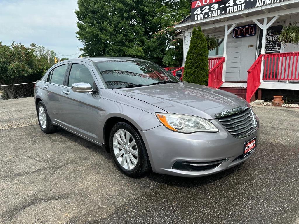 2013 Chrysler 200 Limited photo