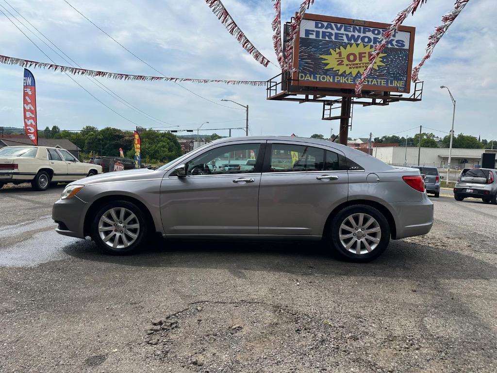 2013 Chrysler 200 Limited photo