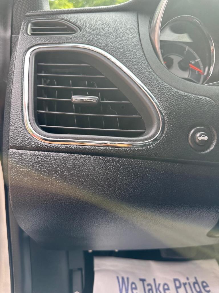 2013 Chrysler 200 Limited photo