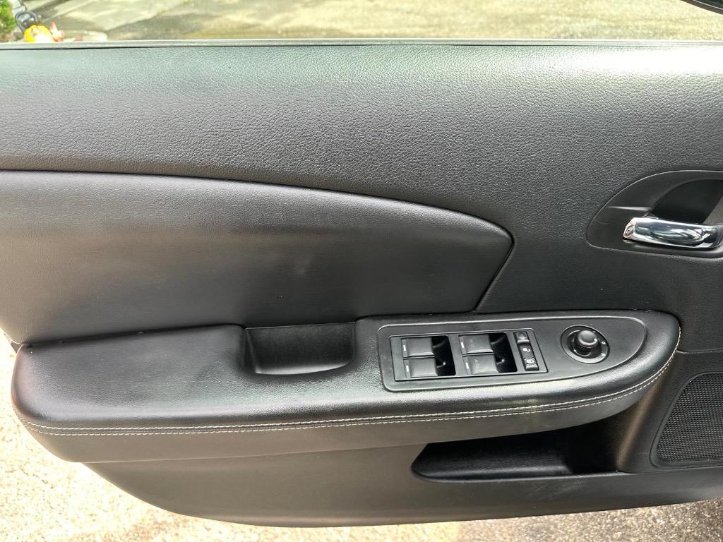 2013 Chrysler 200 Limited photo