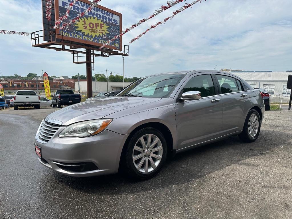 2013 Chrysler 200 Limited photo