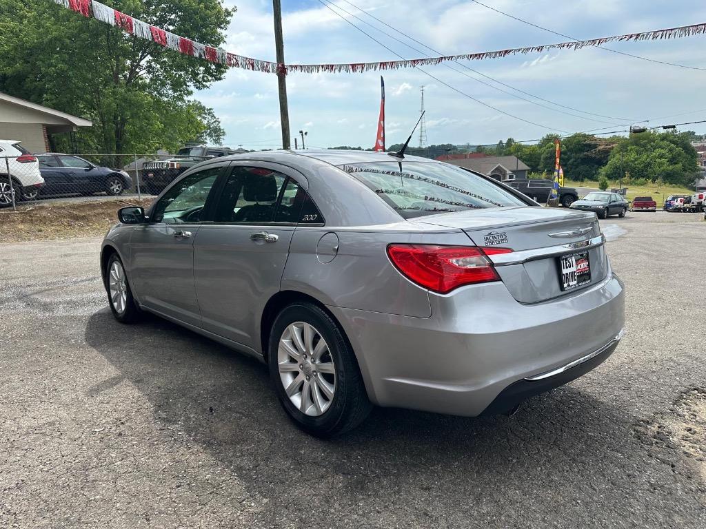 2013 Chrysler 200 Limited photo