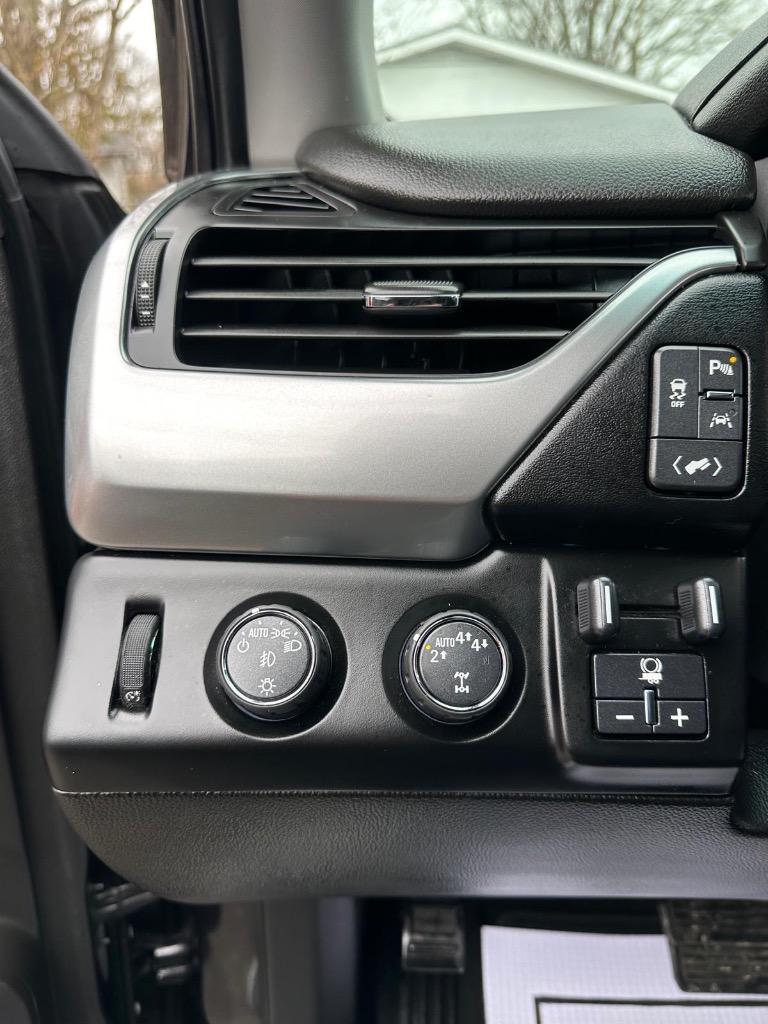 2017 Chevrolet Suburban 1500 Premier photo