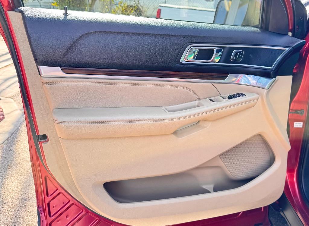 2016 Ford Explorer Limited photo
