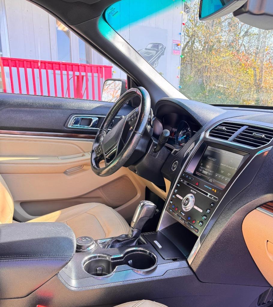 2016 Ford Explorer Limited photo