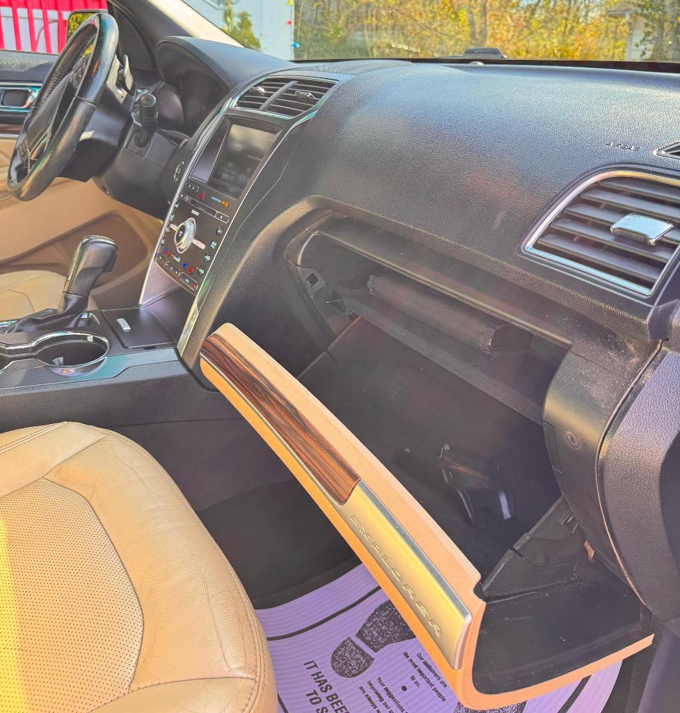 2016 Ford Explorer Limited photo