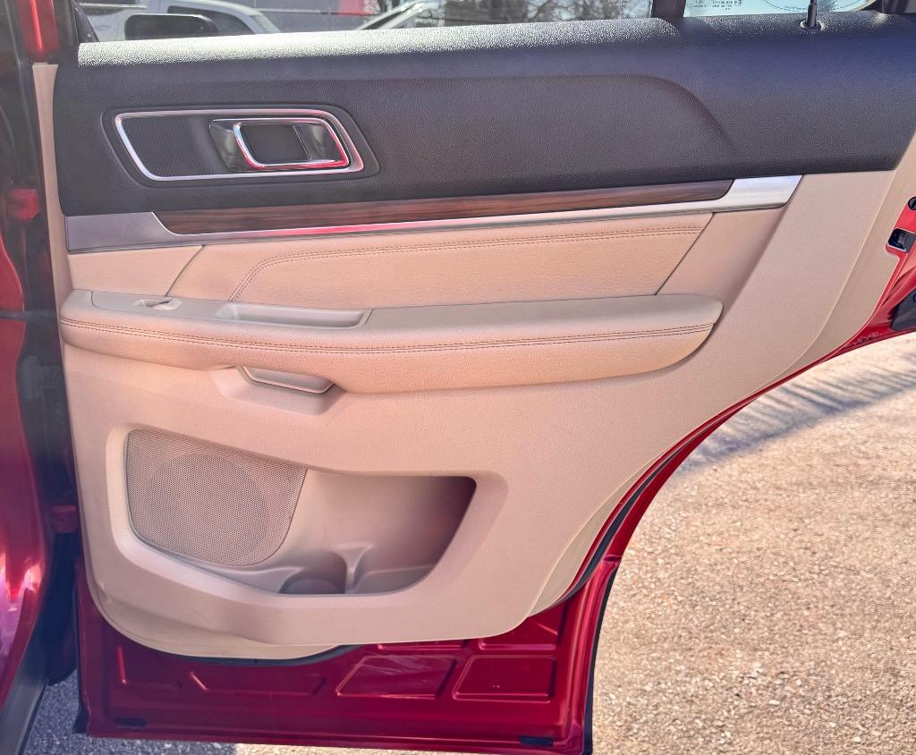 2016 Ford Explorer Limited photo