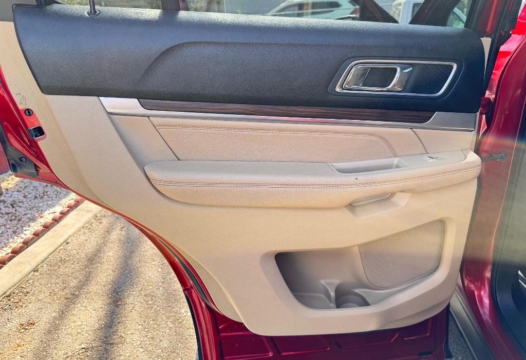 2016 Ford Explorer Limited photo