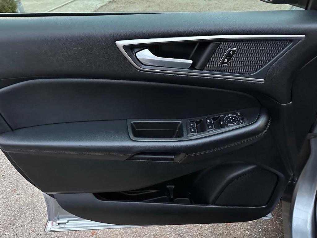 2023 Ford Edge SEL photo