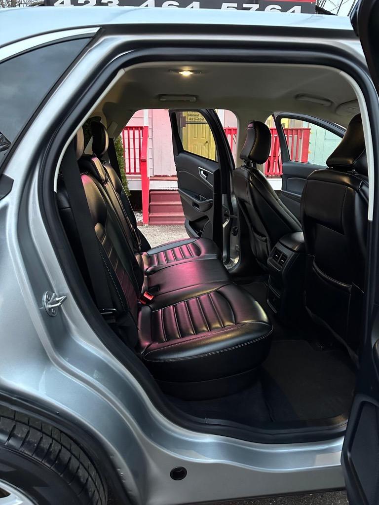 2023 Ford Edge SEL photo