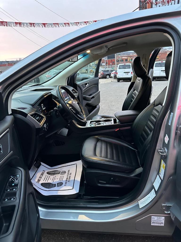2023 Ford Edge SEL photo